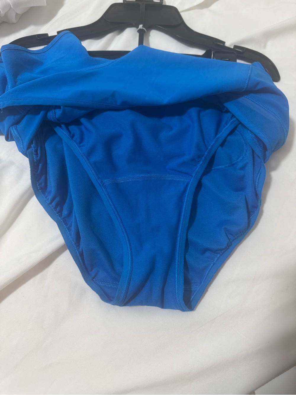 SOLD Lululemon Women's Hotty Hot Running Shorts - Picture 4 of 6
